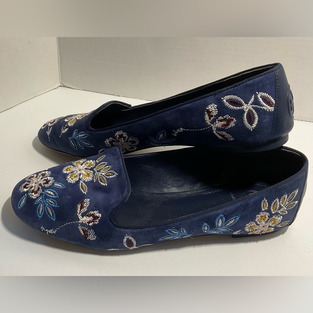 TORY BURCH NAVY SUEDE FLORAL EMBROIDERED SIZE 9 BALLET FLATS